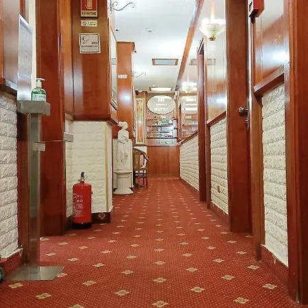 Отель Fiorella 3*