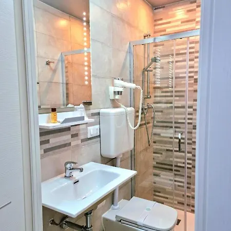 Fiorella Hotel 3*